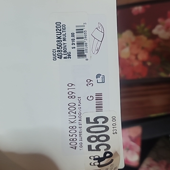 🔥- Gucci Slides Size 8 barely worn perfect condition - Picture 10 of 13